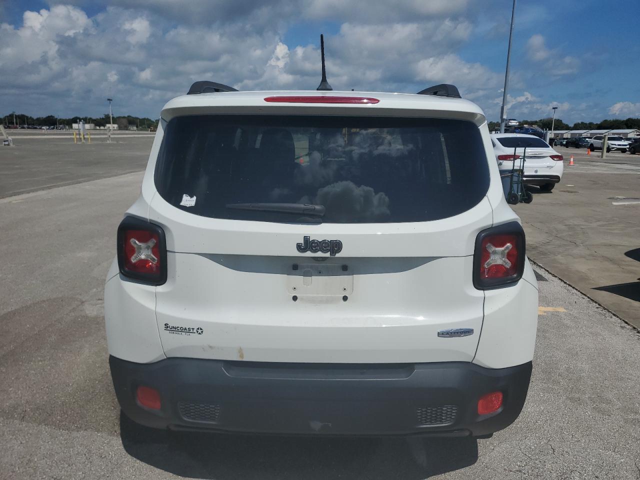 ZACCJABT1FPB39144 2015 Jeep Renegade Latitude