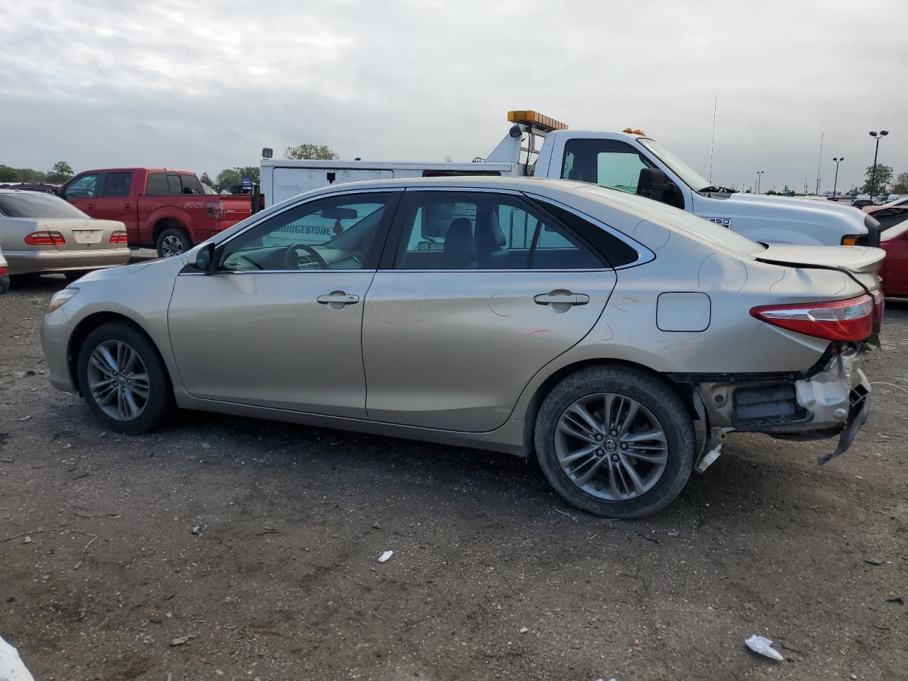 4T1BF1FK0HU420623 2017 TOYOTA CAMRY - Image 2