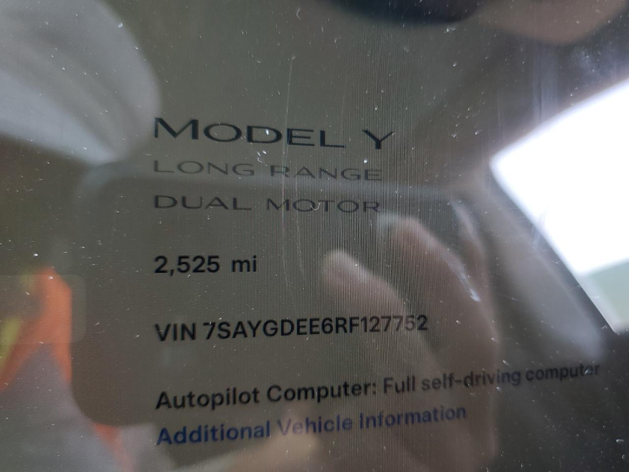 7SAYGDEE6RF127752 2024 Tesla Model Y