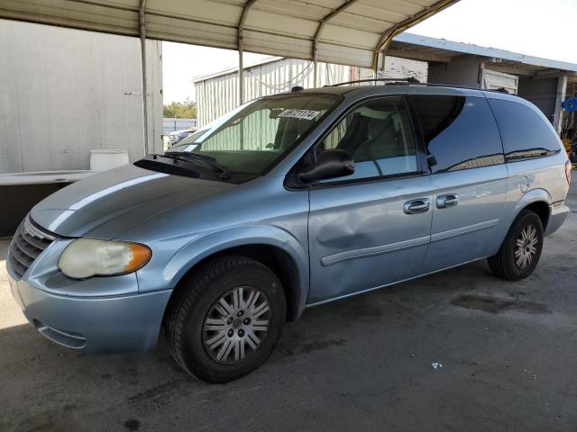 2005 Chrysler Town & Country Lx