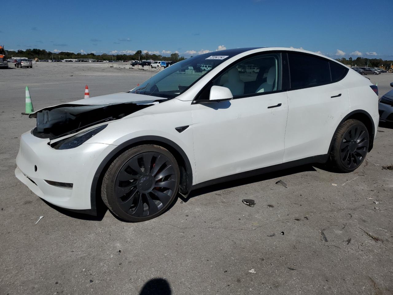 7SAYGDEF8PF864666 2023 TESLA MODEL Y - Image 1