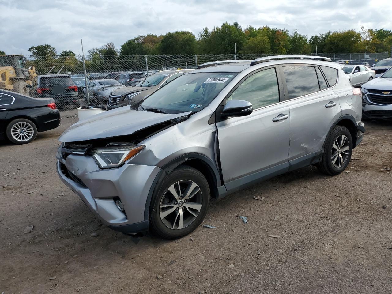 JTMRFREV5JD242890 2018 TOYOTA RAV 4 - Image 1