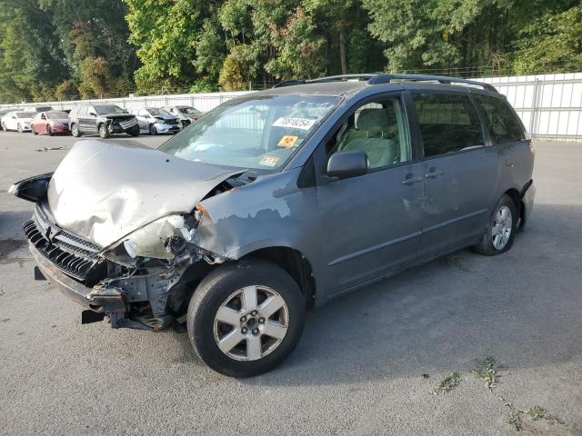 2004 Toyota Sienna Ce