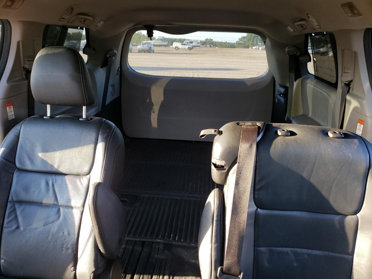 2017 Toyota Sienna - Image 10