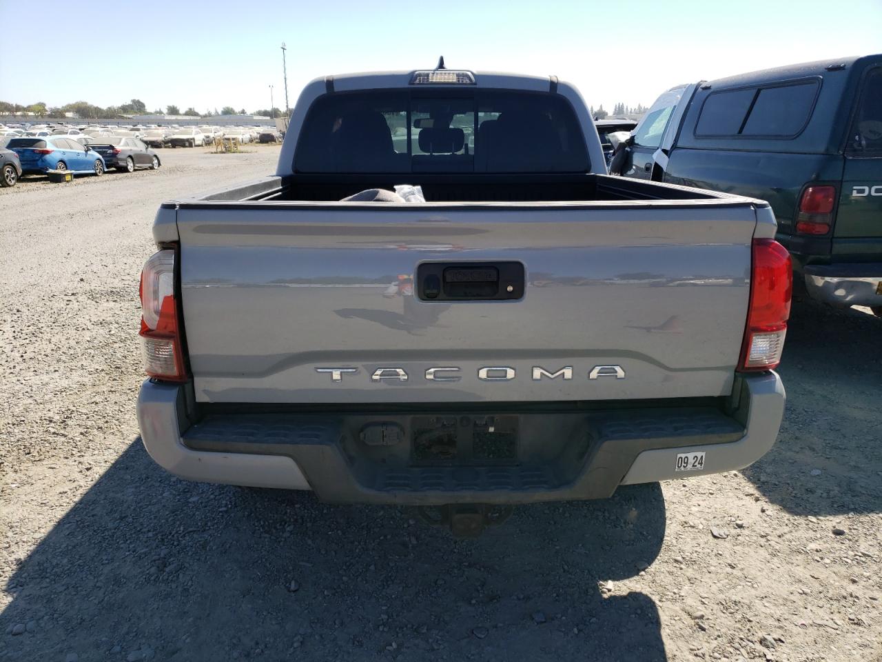 3TMAZ5CN0JM071096 2018 Toyota Tacoma Double Cab