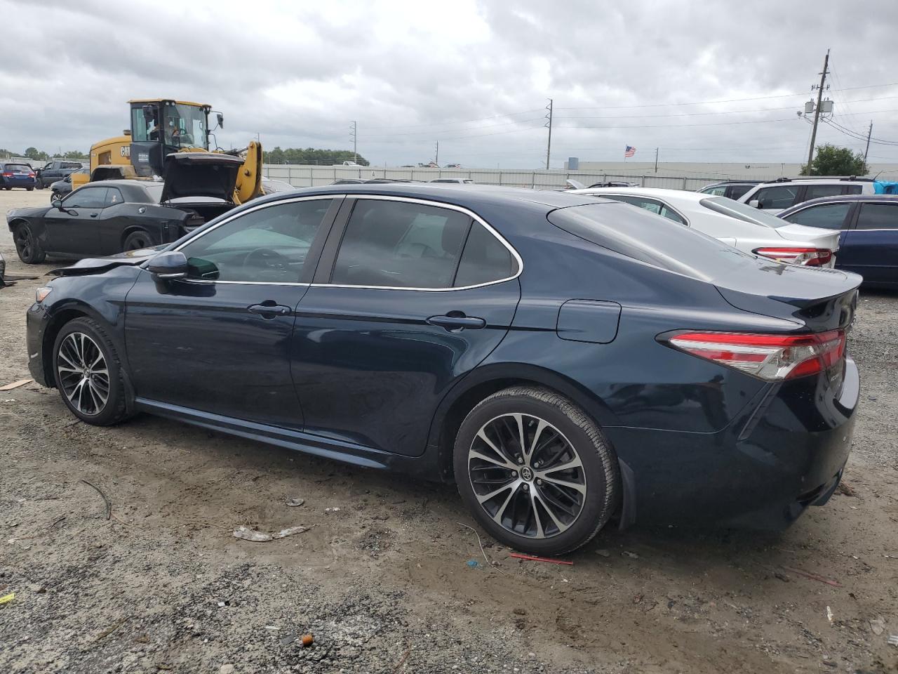 4T1B11HK2JU527299 2018 TOYOTA CAMRY - Image 2