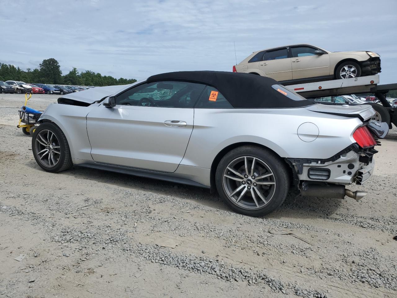 1FATP8UH6G5281862 2016 FORD MUSTANG - Image 2