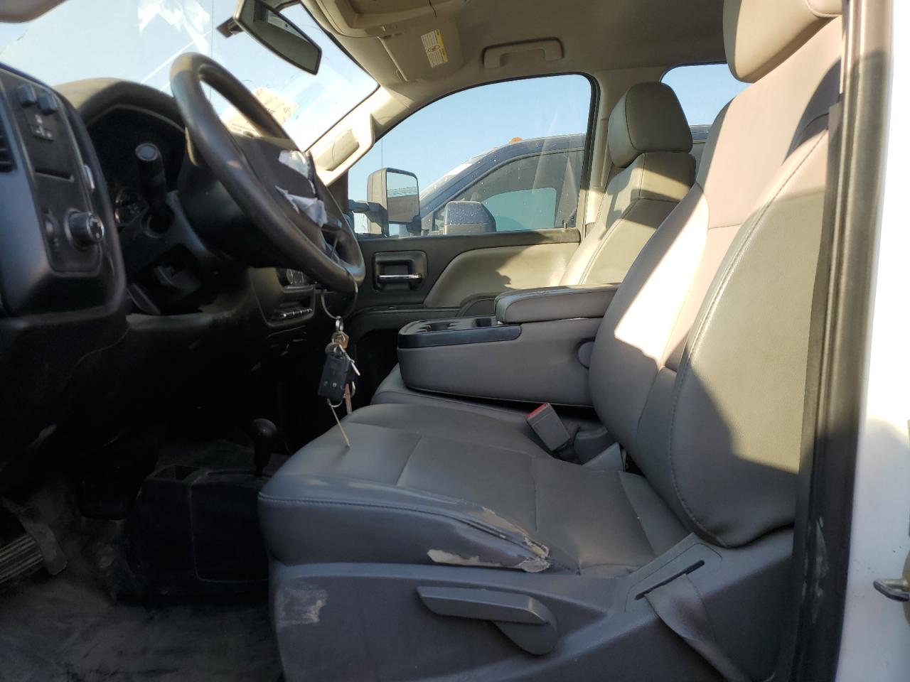 2015 Chevrolet Silverado - Image 7