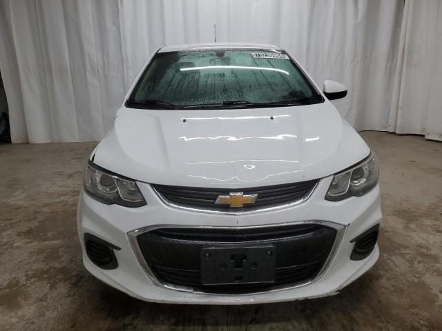 Седаны CHEVROLET SONIC 2017 Белы