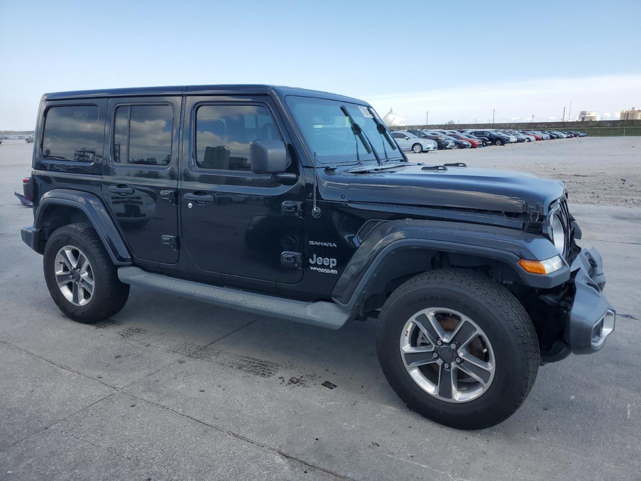 1C4HJXEN1JW314929 2018 Jeep Wrangler Unlimited Sahara