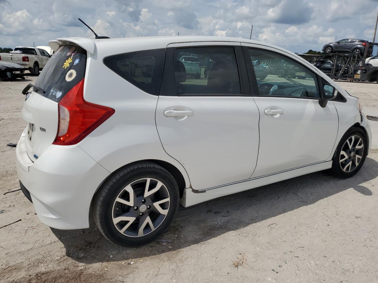 2015 Nissan Versa - Image 3