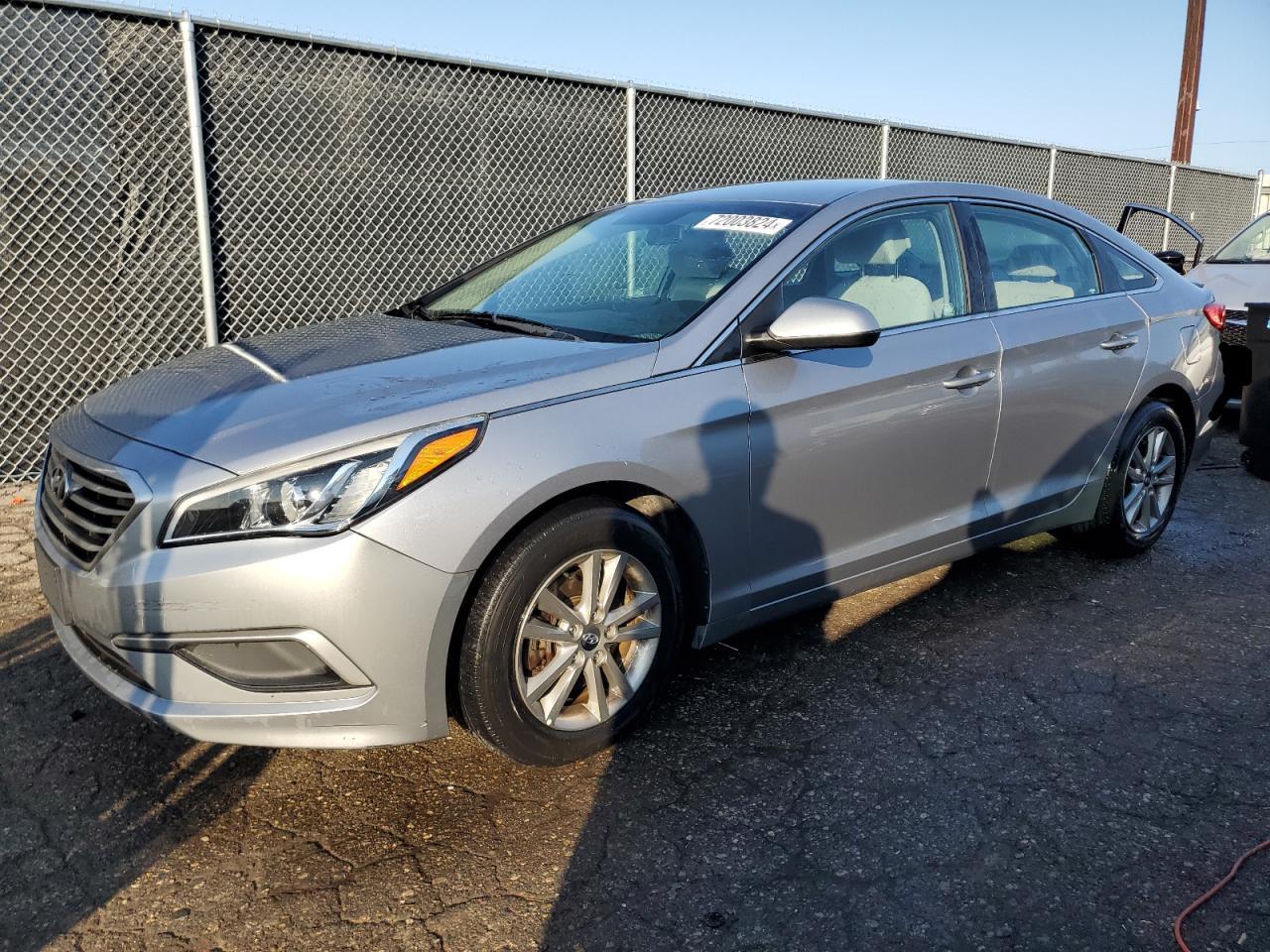 5NPE24AF5HH471716 2017 HYUNDAI SONATA - Image 1