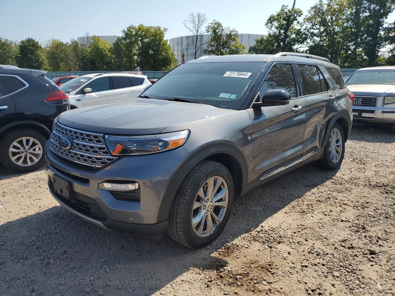 2022 Ford Explorer - Image 1
