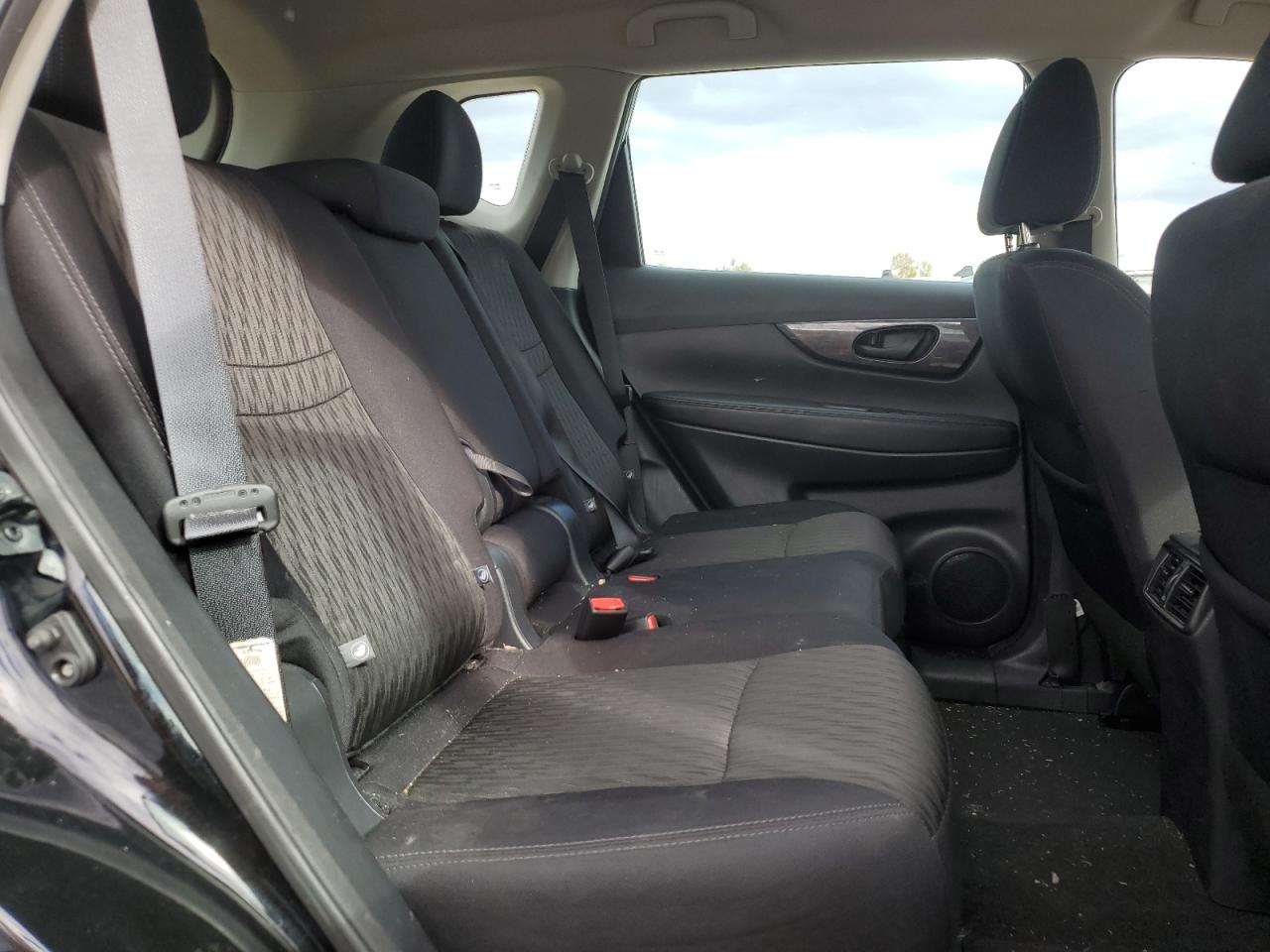 2019 Nissan Rogue - Image 11