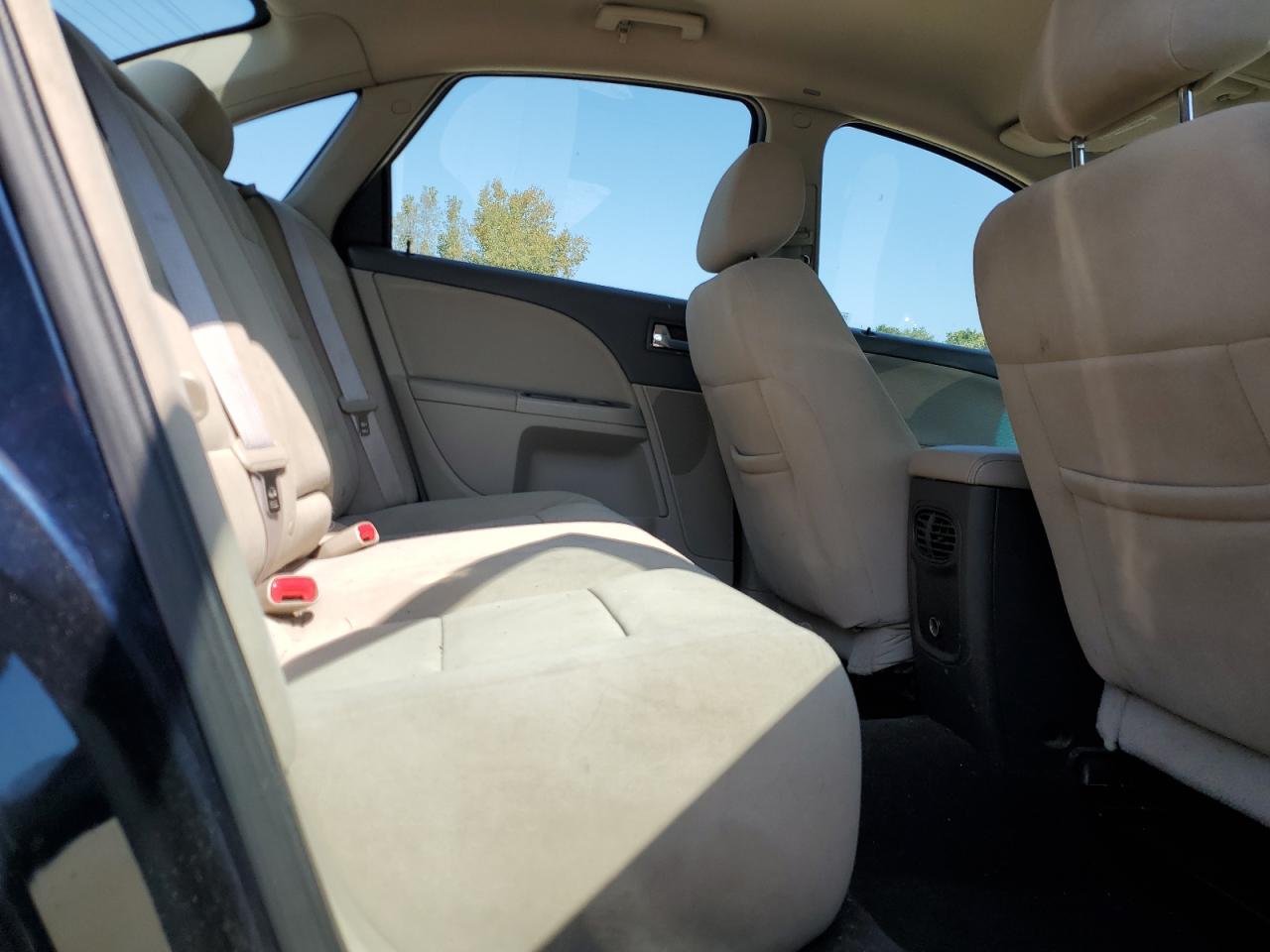 2009 Ford Taurus - Image 10