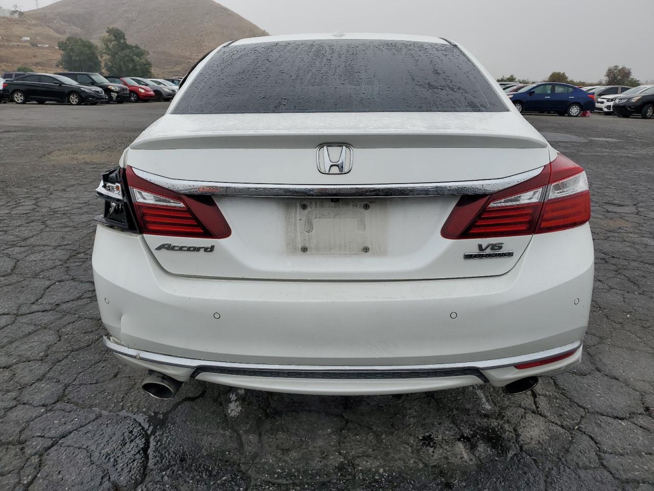 2017 Honda Accord Touring VIN: 1HGCR3F91HA014930 Lot: 72417024