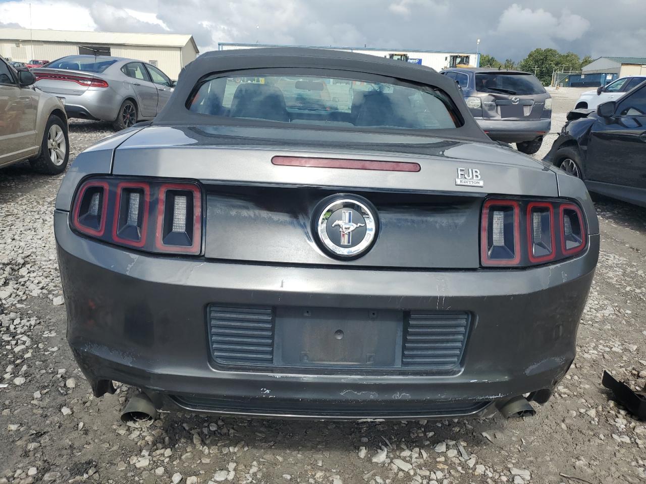 2013 Ford Mustang - Image 6