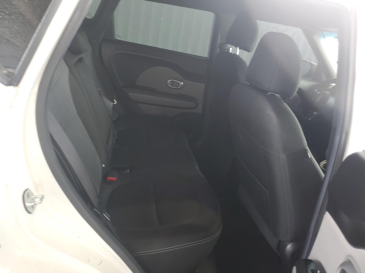 2017 Kia Soul - Image 10