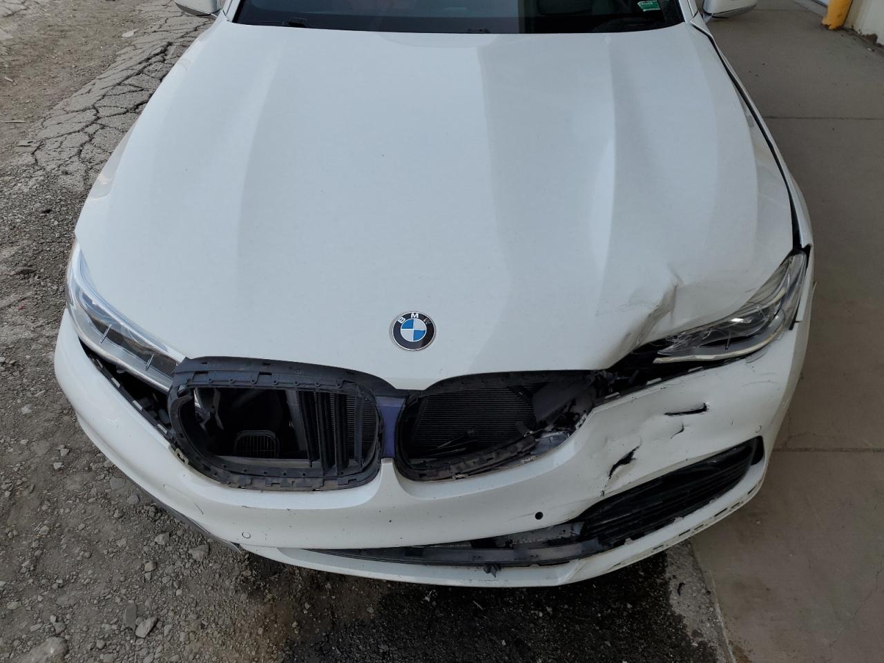 WBA7F2C57JG424443 2018 BMW 750 Xi