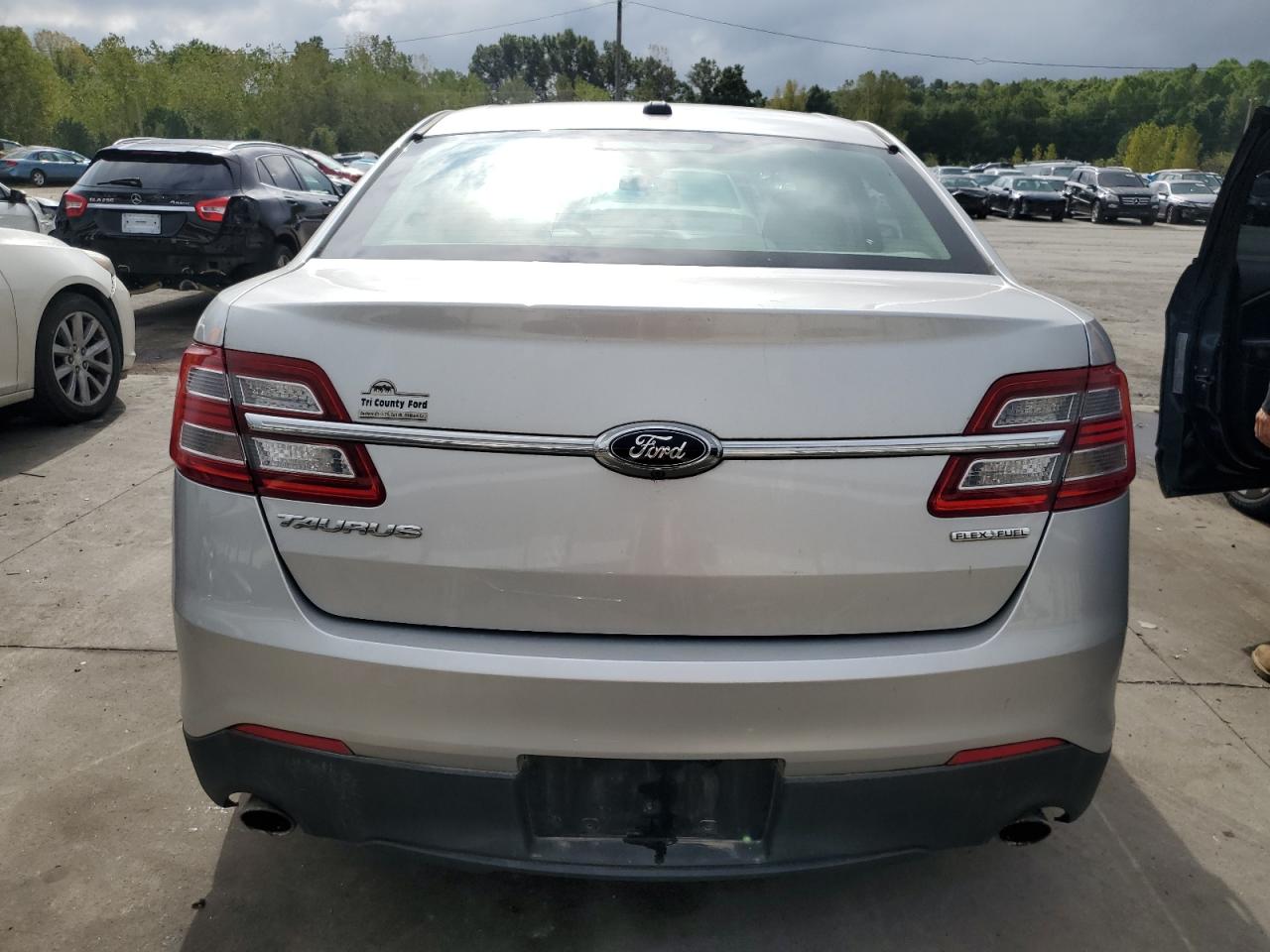 2015 Ford Taurus Se VIN: 1FAHP2D88FG167089 Lot: 73010094