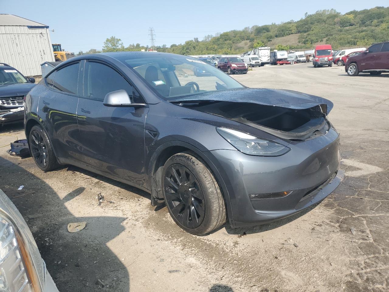 VIN 7SAYGDEEXPF833555 2023 TESLA MODEL Y no.4