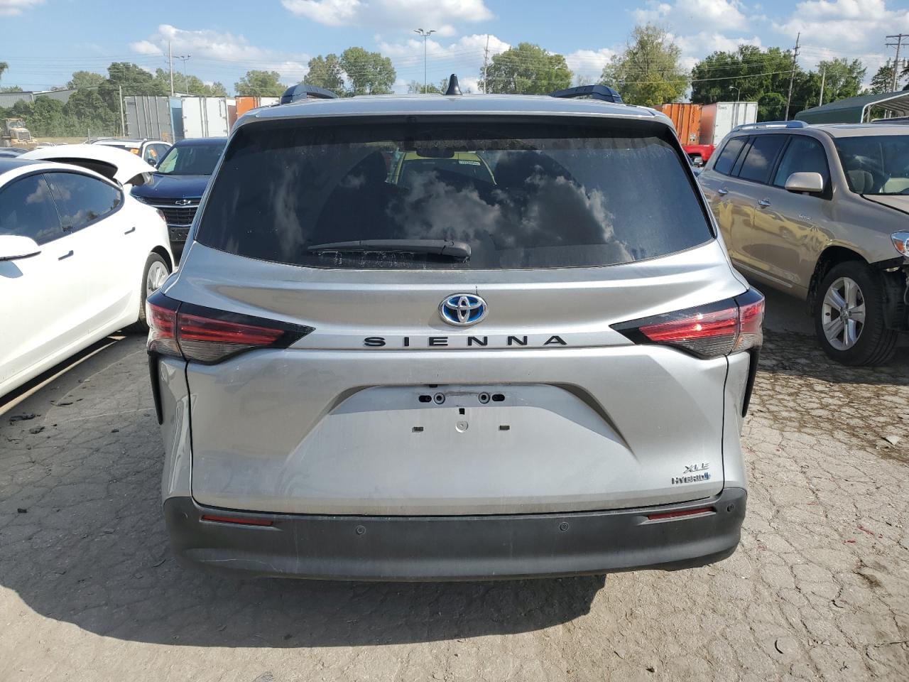 5TDYRKEC4MS004935 2021 Toyota Sienna Xle