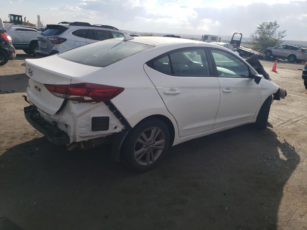 2017 Hyundai Elantra - Image 3