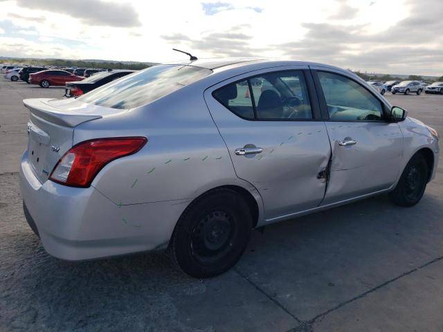  NISSAN VERSA 2016 Серебристый