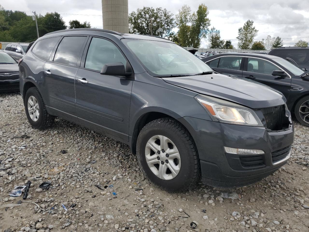 VIN 1GNKRFKD0EJ283025 2014 CHEVROLET TRAVERSE no.4