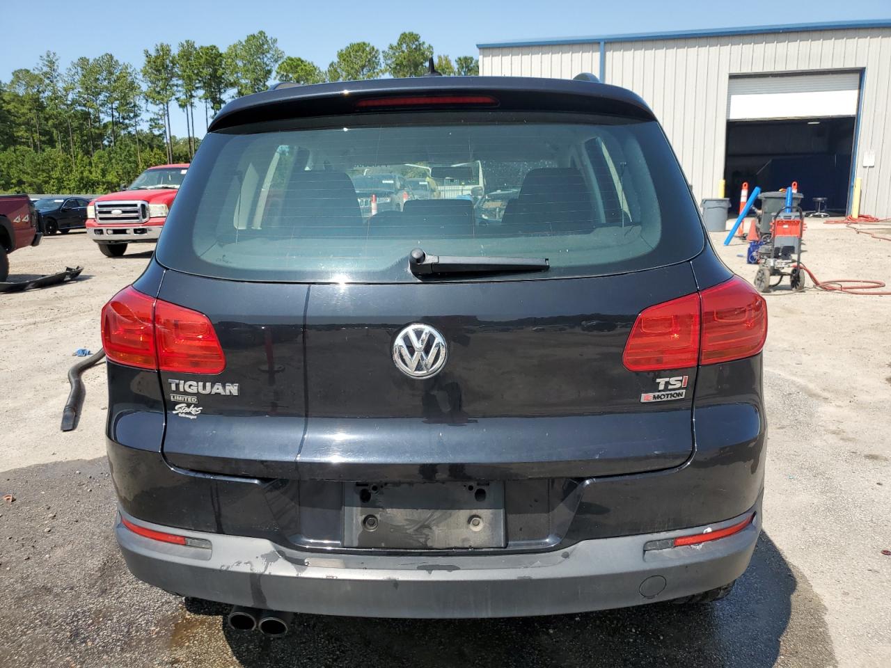 WVGBV7AX2HK045449 2017 Volkswagen Tiguan S