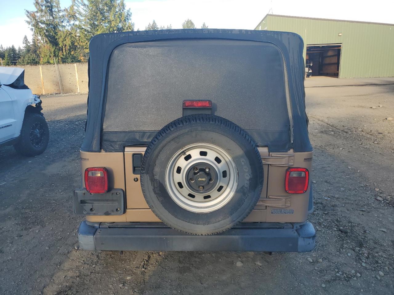 2000 Jeep Wrangler / Tj Se VIN: 1J4FA29P0YP700133 Lot: 71872334