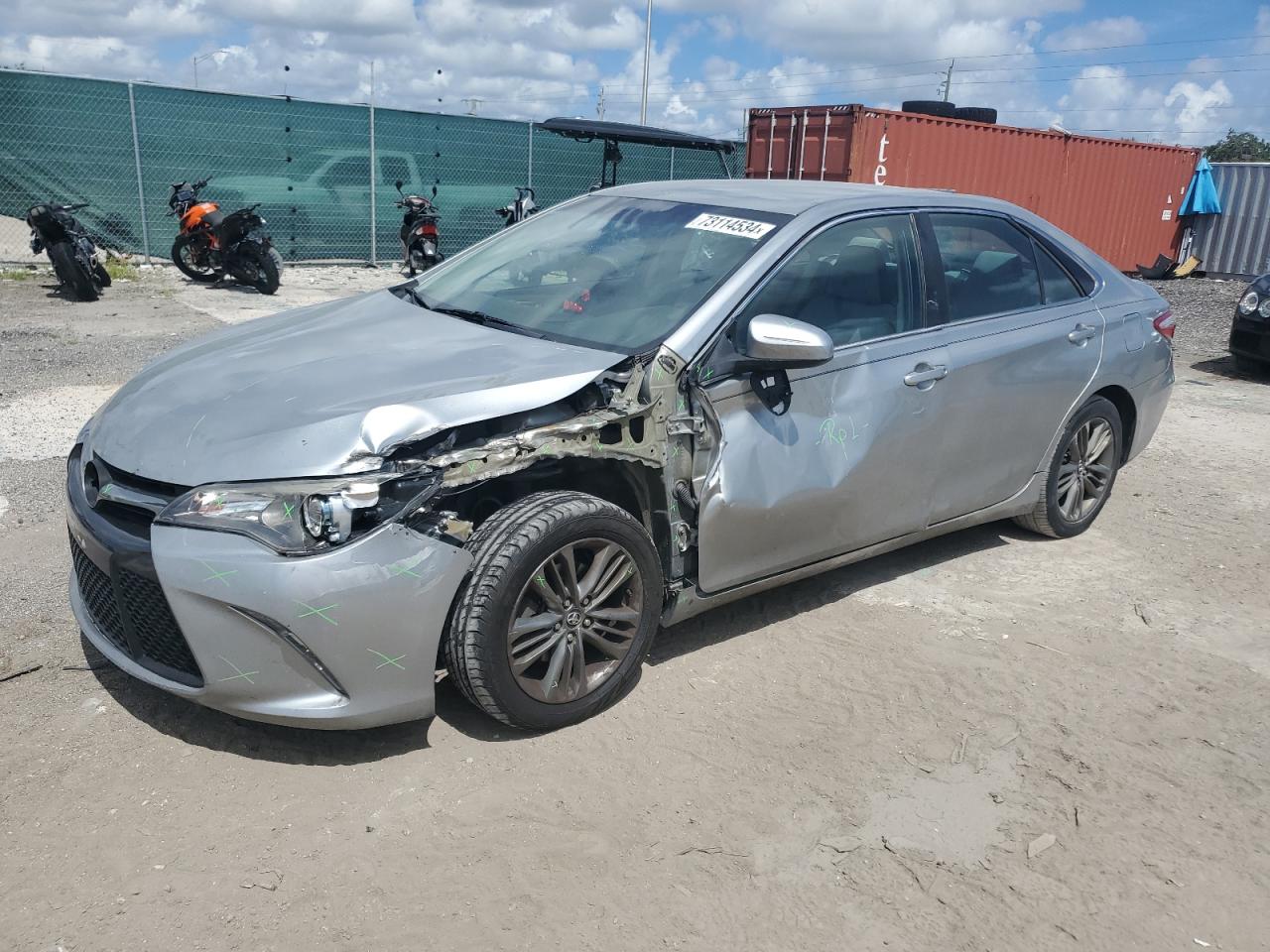 4T1BF1FK5HU365716 2017 TOYOTA CAMRY - Image 1