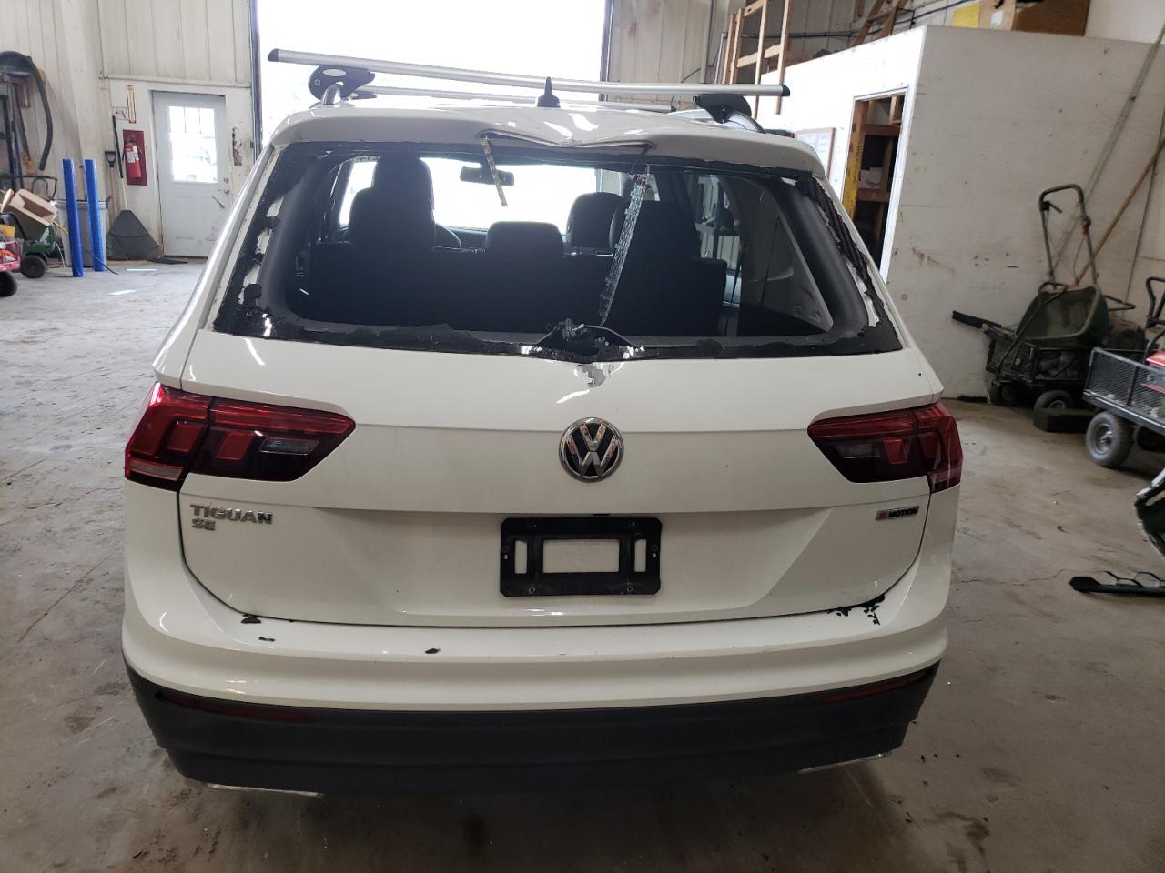 3VV2B7AXXKM046251 2019 Volkswagen Tiguan Se