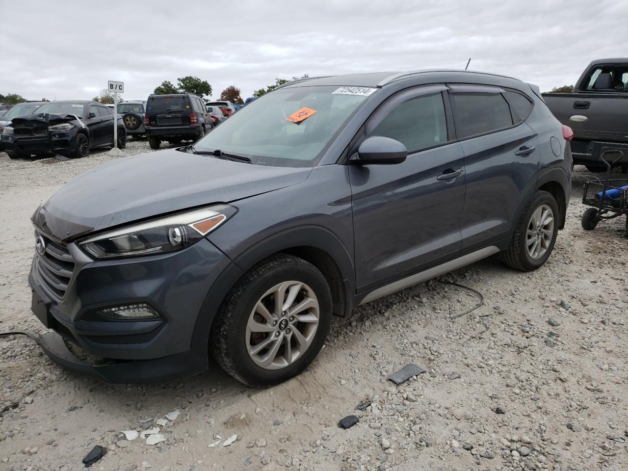 KM8J3CA46HU252074 2017 HYUNDAI TUCSON - Image 1