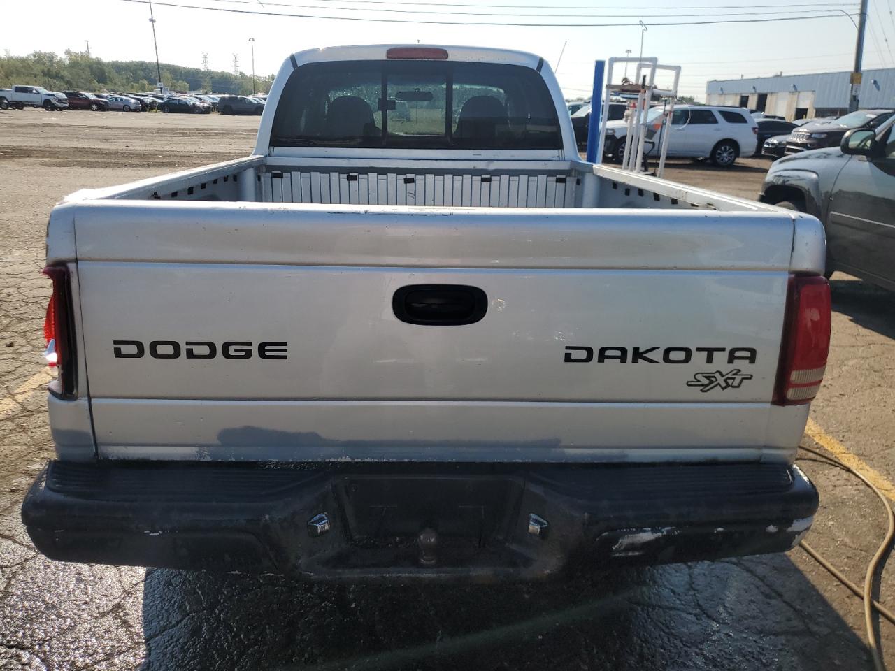 2004 Dodge Dakota Sxt VIN: 1D7GL12K94S595067 Lot: 71470414