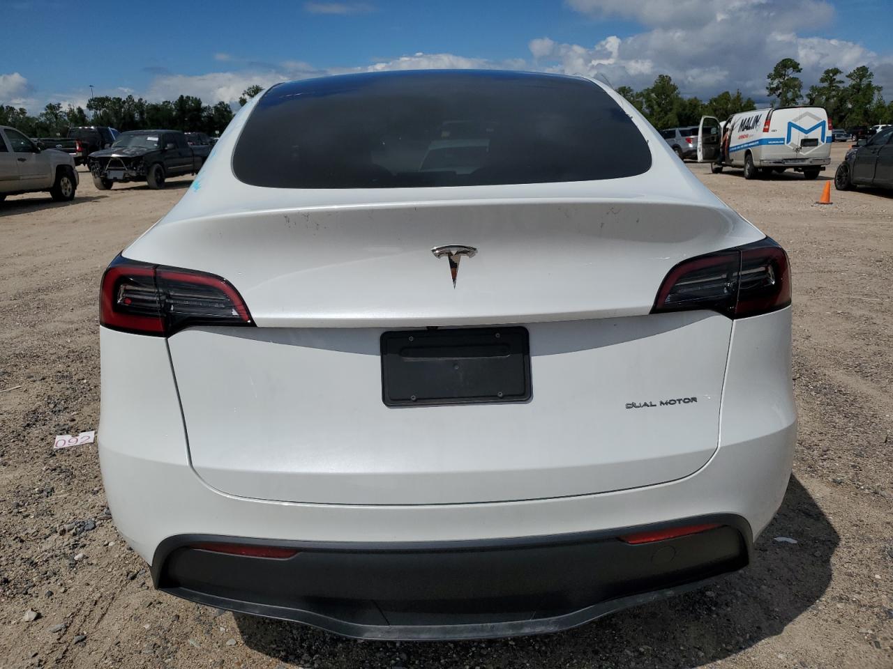 2023 Tesla Model Y VIN: 7SAYGDEE5PA092146 Lot: 70747524