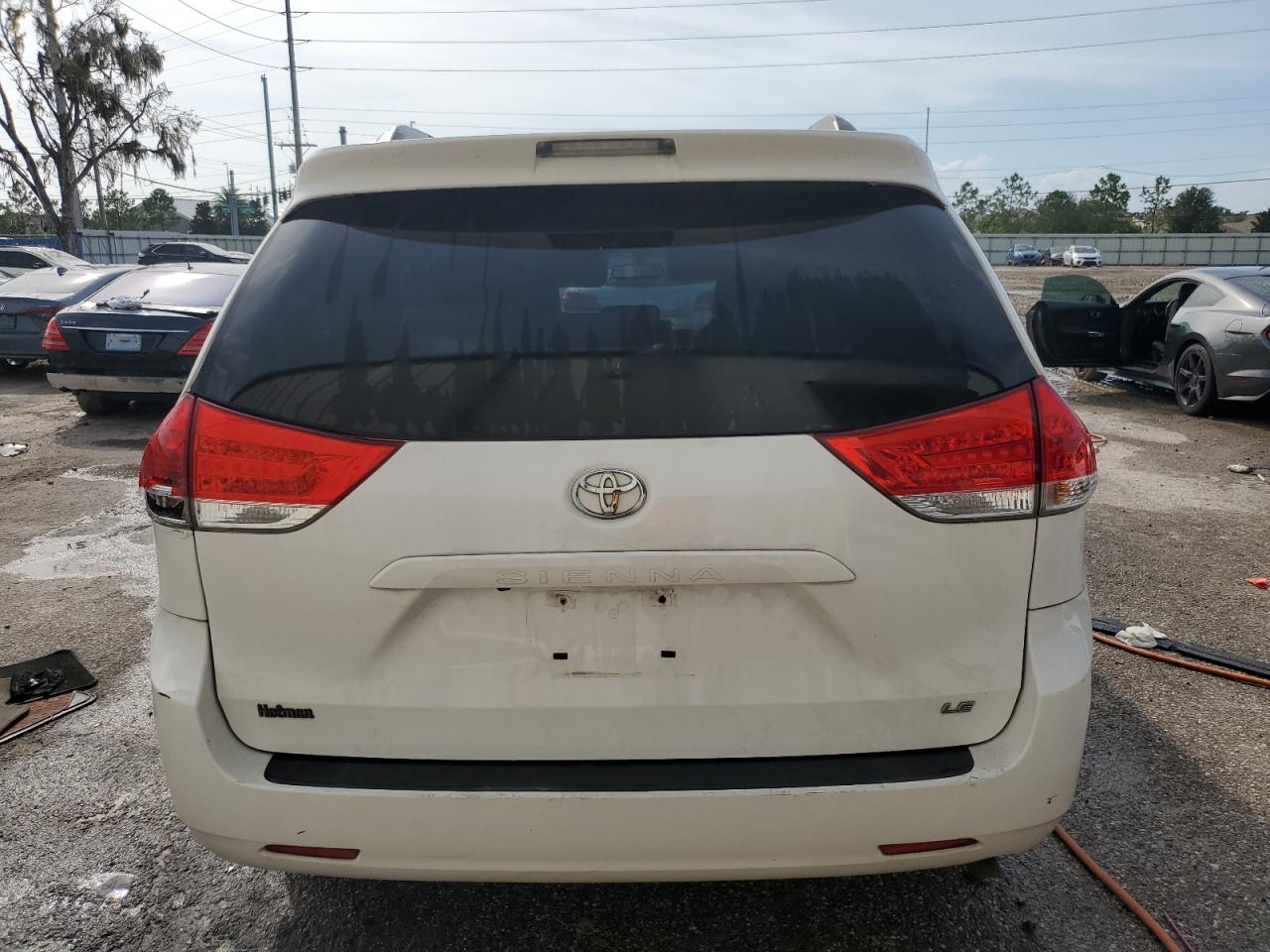 5TDKK3DC2ES504840 2014 Toyota Sienna Le