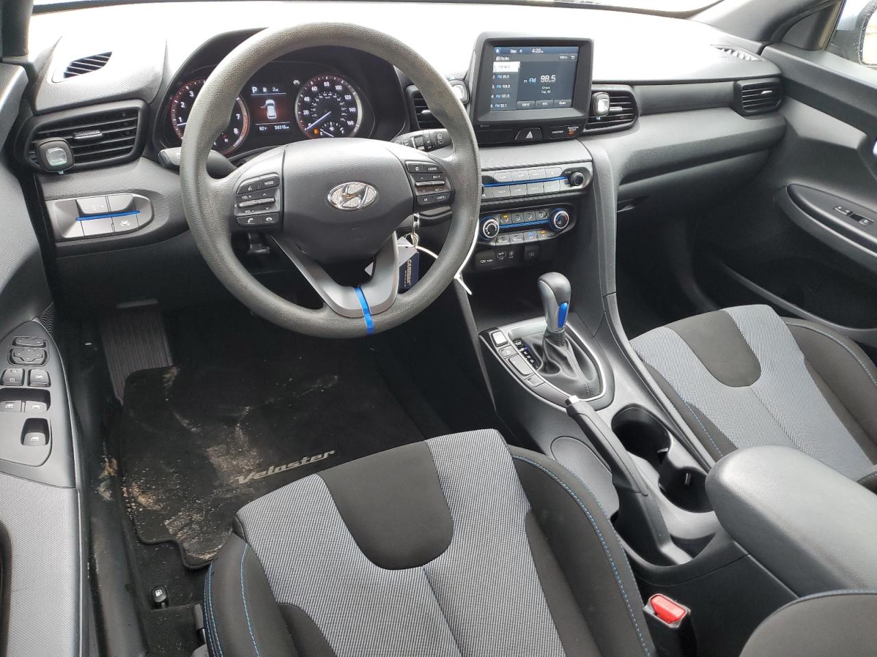 KMHTG6AF9KU011682 2019 Hyundai Veloster Base