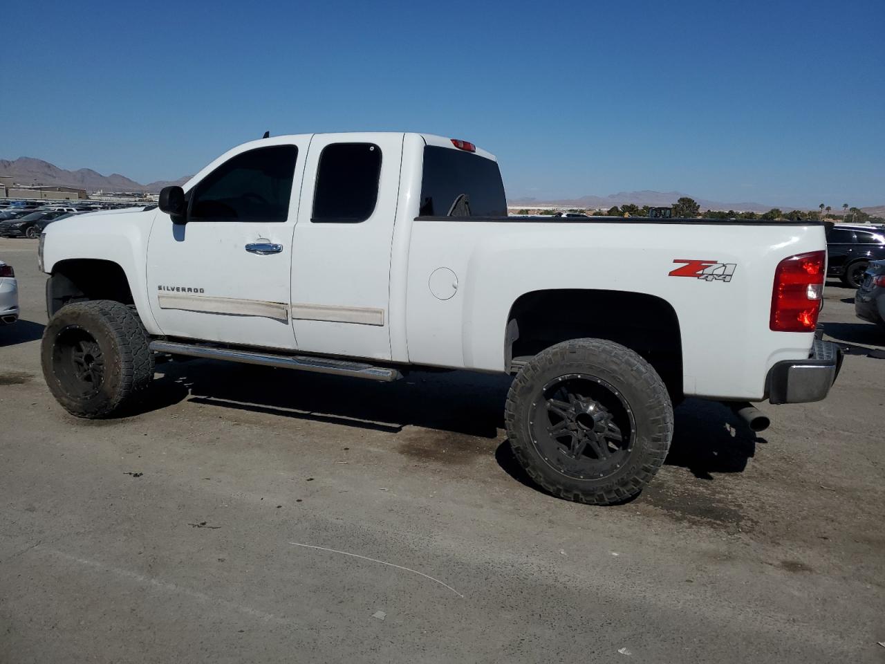 2012 Chevrolet Silverado - Image 2