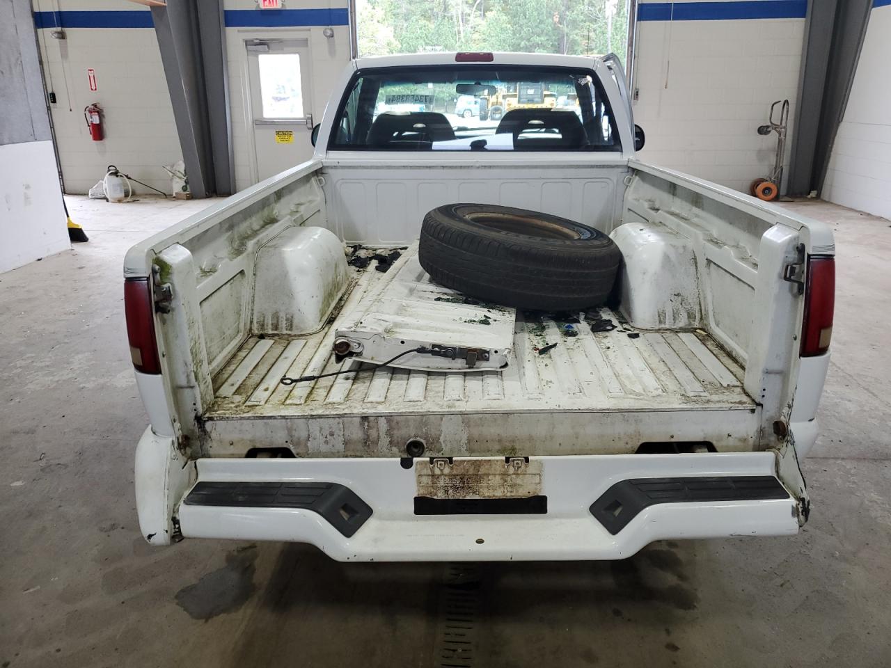 1996 Chevrolet S-10 Pickup - Image 10