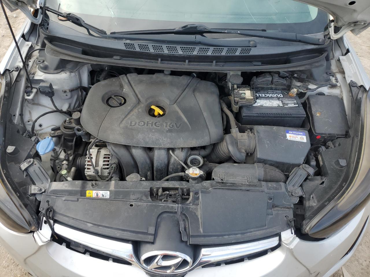 2015 Hyundai Elantra - Image 11