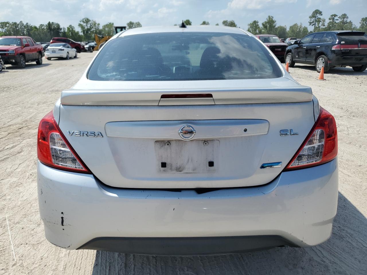 2015 Nissan Versa S VIN: 3N1CN7APXFL826470 Lot: 72934954