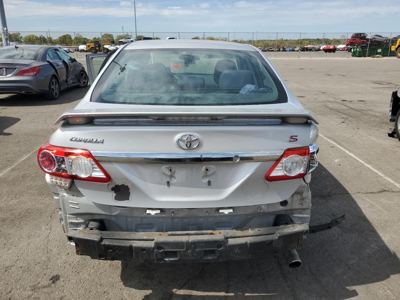 2T1BU4EE0DC965395 2013 Toyota Corolla Base