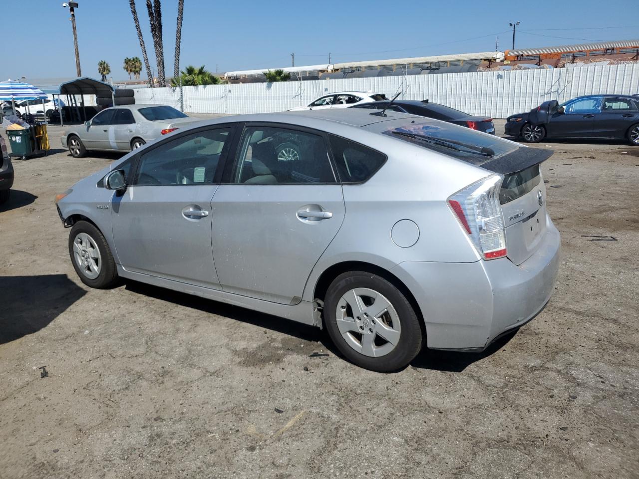 2010 Toyota Prius - Image 2