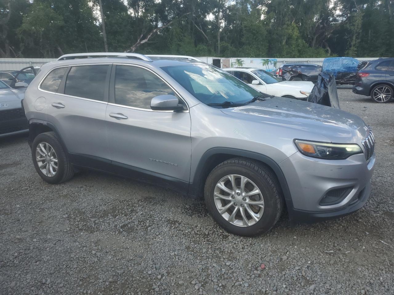 2019 Jeep Cherokee Latitude VIN: 1C4PJLCB2KD220245 Lot: 71940094