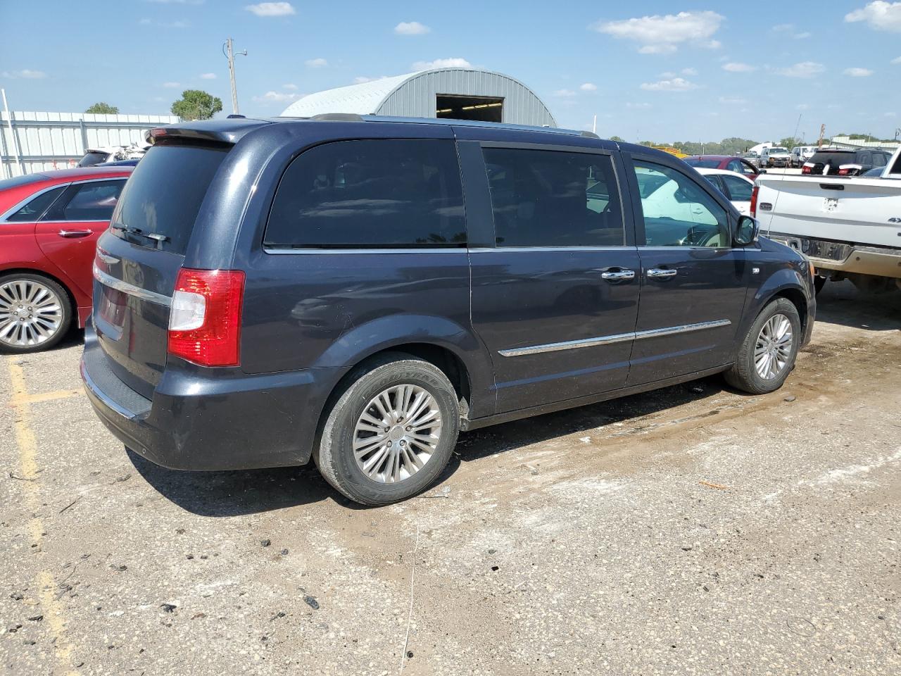 2014 Chrysler Town & Country Touring L VIN: 2C4RC1CG2ER413113 Lot: 69870944