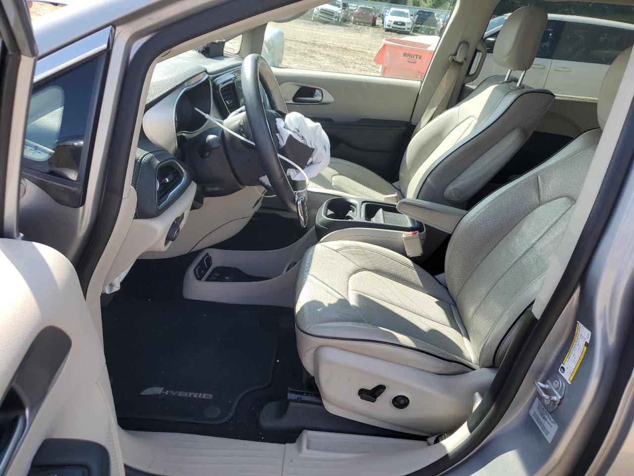 2017 Chrysler Pacifica - Image 7