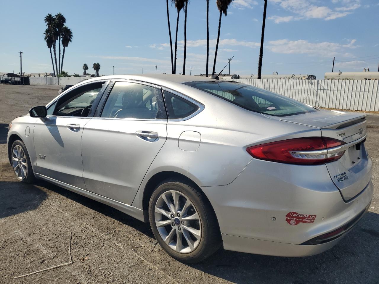 3FA6P0SU8HR329875 2018 FORD FUSION - Image 2