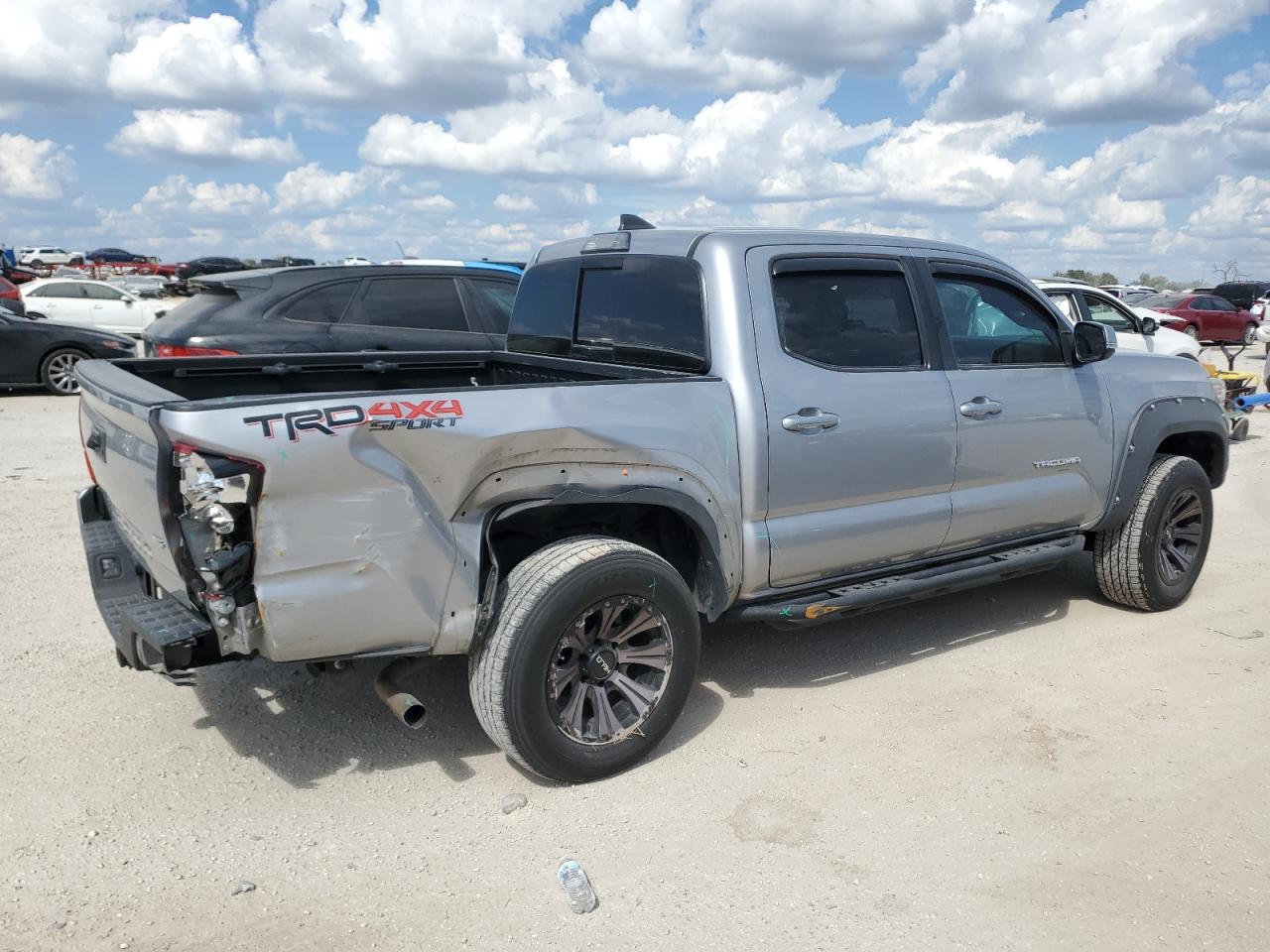 3TMCZ5ANXJM138590 2018 Toyota Tacoma Double Cab