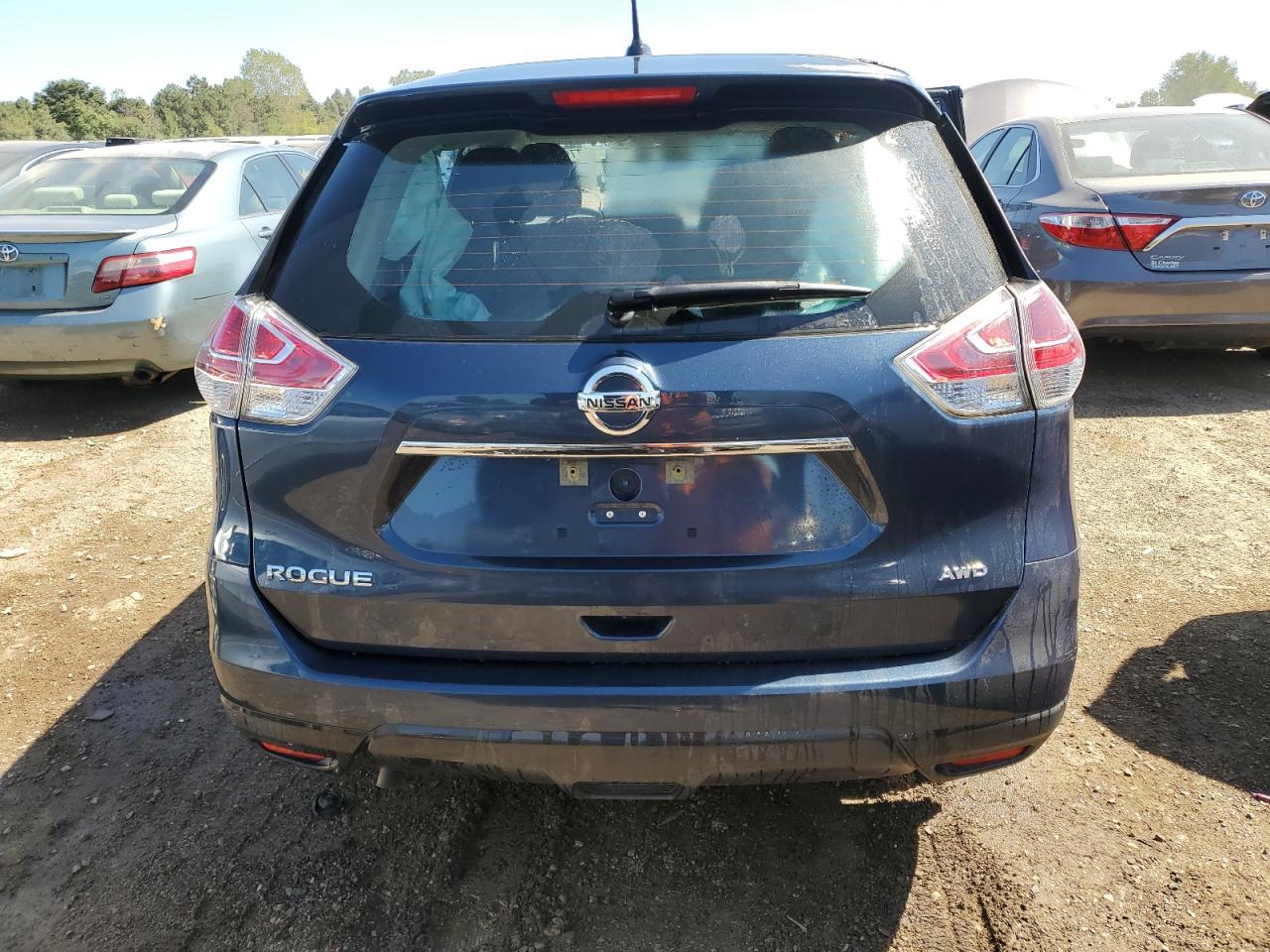 2015 Nissan Rogue S VIN: KNMAT2MV0FP563417 Lot: 69776324